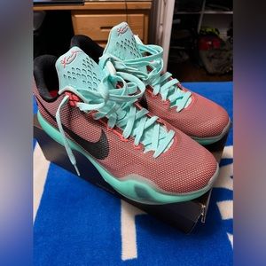 Kobe Bryant Nike Basketball Shoes size 13